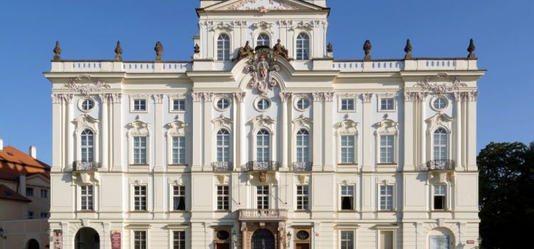 Arcibiskupství spolupracuje s policií při vyšetřování násilí, řeší též smlouvy