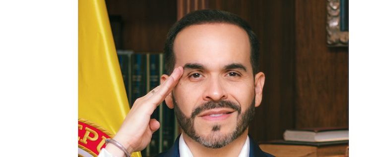 El País: Příští prezident Kolumbie vzbuzuje obavy o laický charakter státu