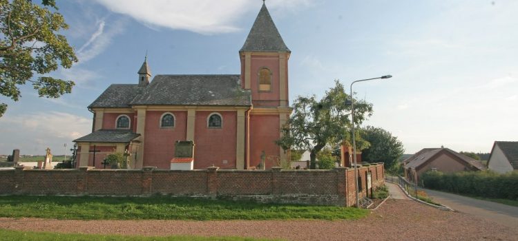 Lidé v Hrádku na Hradecku budou v referendu rozhodovat o převzetí kostela