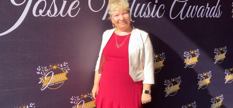 Z Havířova až do Nashvillu: píseň české skladatelky Veaney získala nominaci na prestižní Josie Music Awards